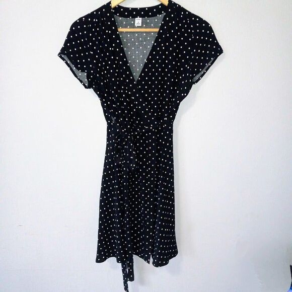Old Navy Polka Dot Woven Wrap Dress-Size XS-Flutter Sleeve-V-Neck-Unlined - Picture 2 of 9